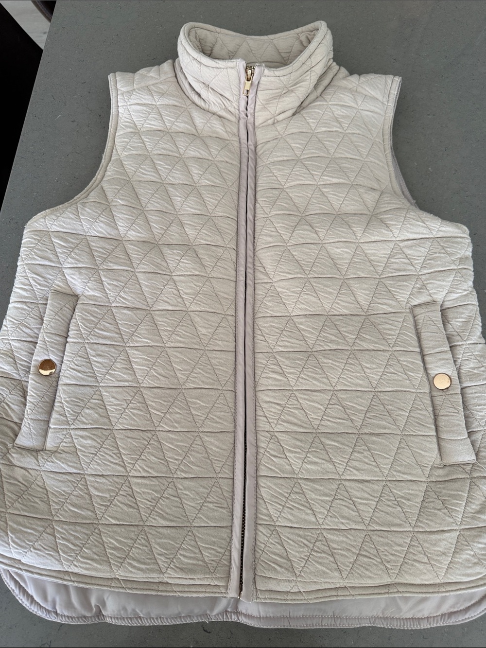Staccato Quilted Puffer Vest in Light Gray Cream
